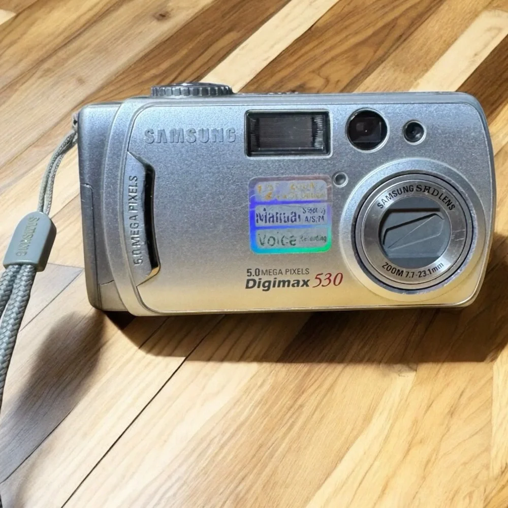 Samsung Digimax 530 5 MP Digital Camera + Box & Accessories – Tested & Working - Picture 8 of 16